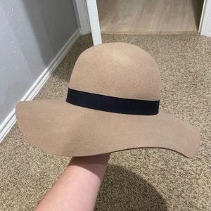 Floppy tan hat